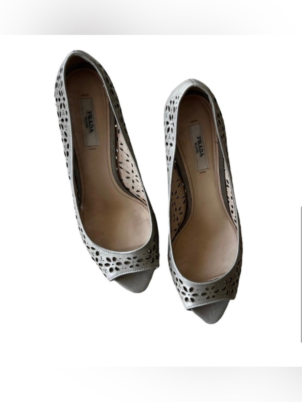 Prada Milano Decolte Powder Perforated Heels Pumps - Picture 4 of 12